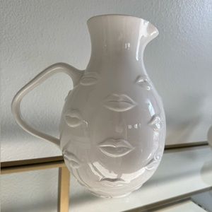 Muse Gala Jonathan Adler pitcher